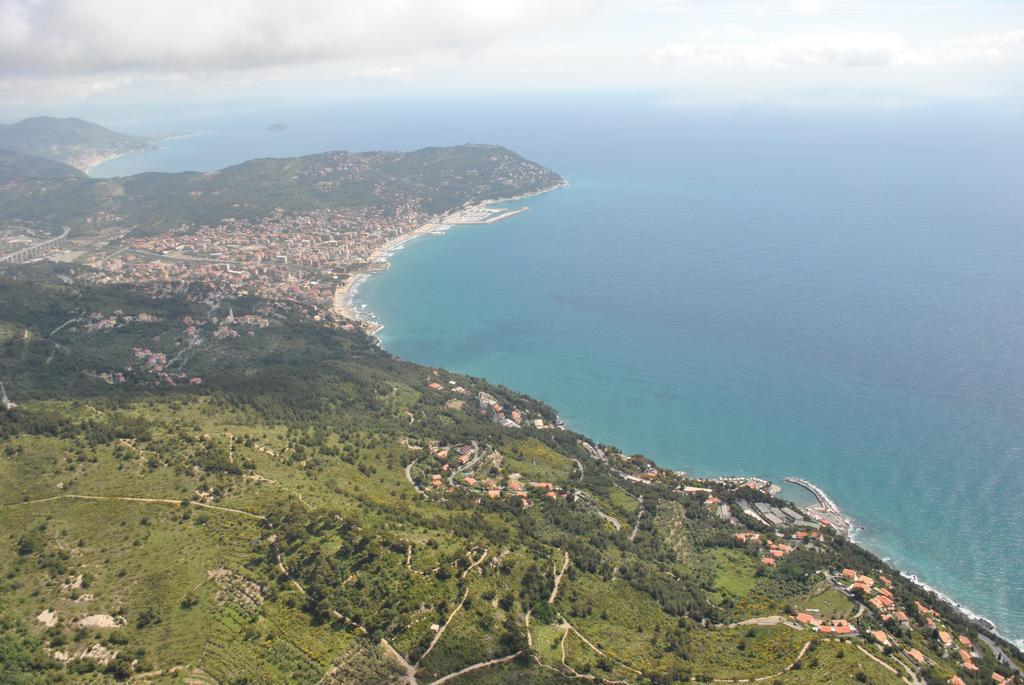 Hotel Galleano Laigueglia Exteriör bild