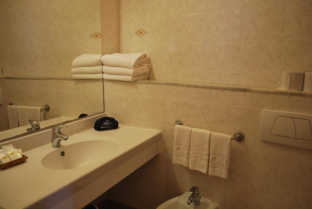 Hotel Galleano Laigueglia Rum bild
