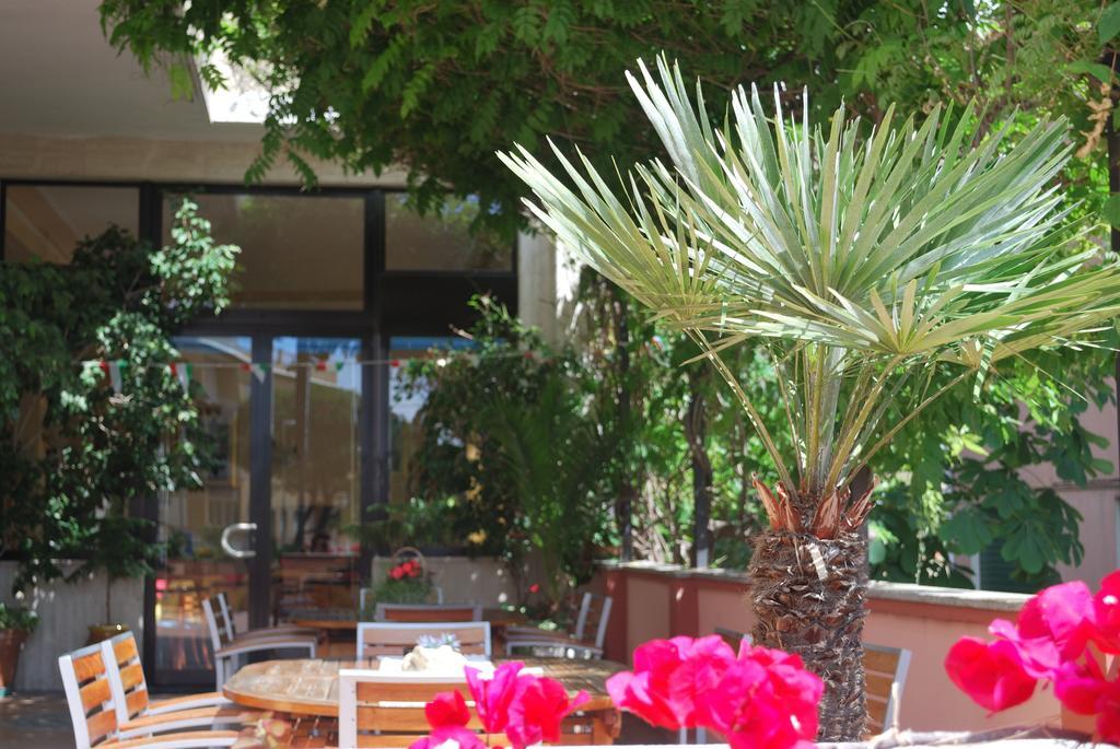 Hotel Galleano Laigueglia Exteriör bild