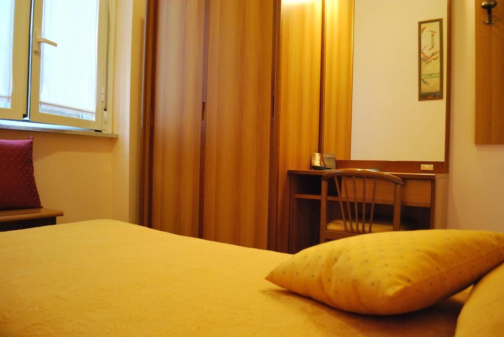 Hotel Galleano Laigueglia Rum bild
